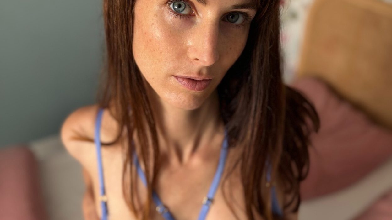 Alicetellyou OnlyFans Profile